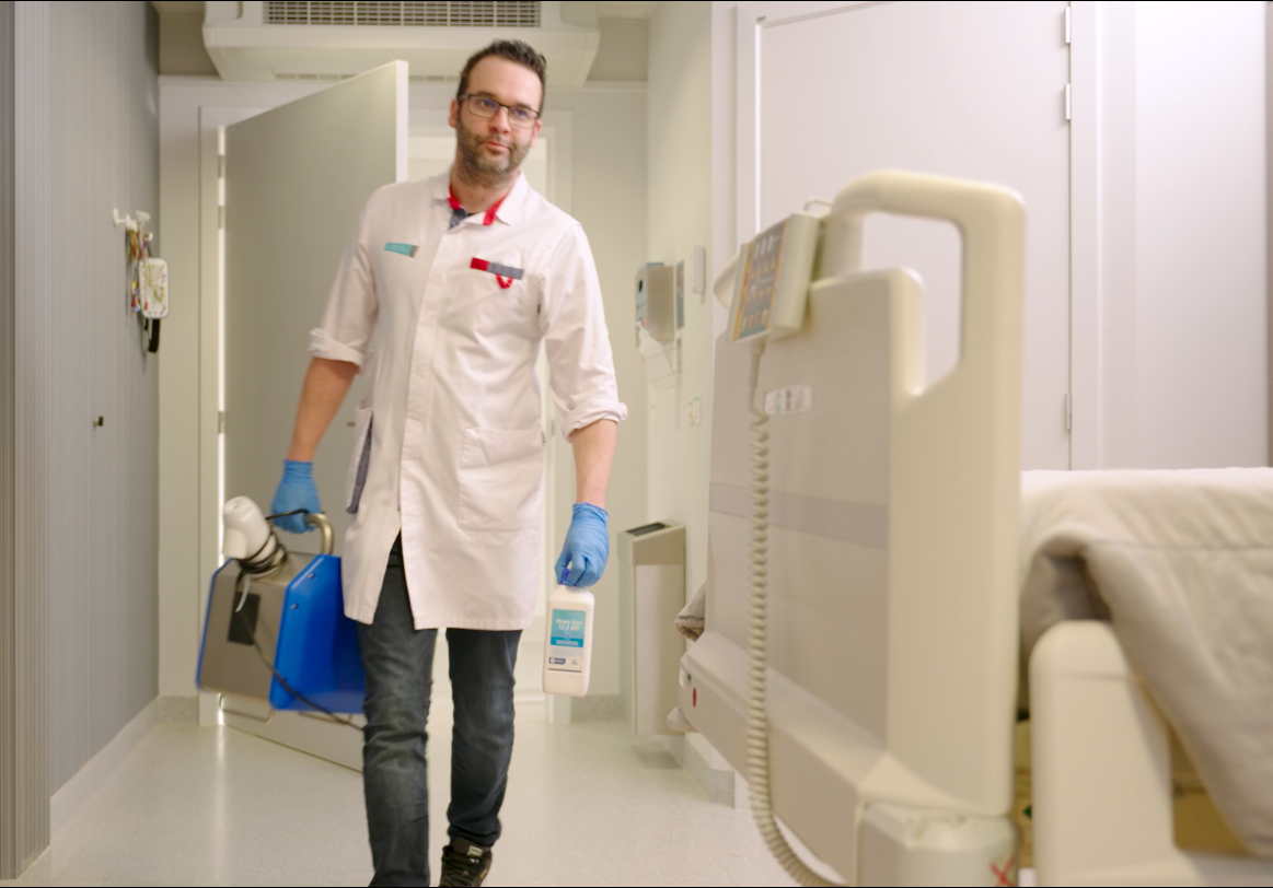 Dezynfekcja sali fumigatorem